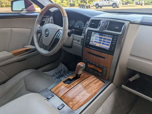 Used 2006 Cadillac XLR Base image 13