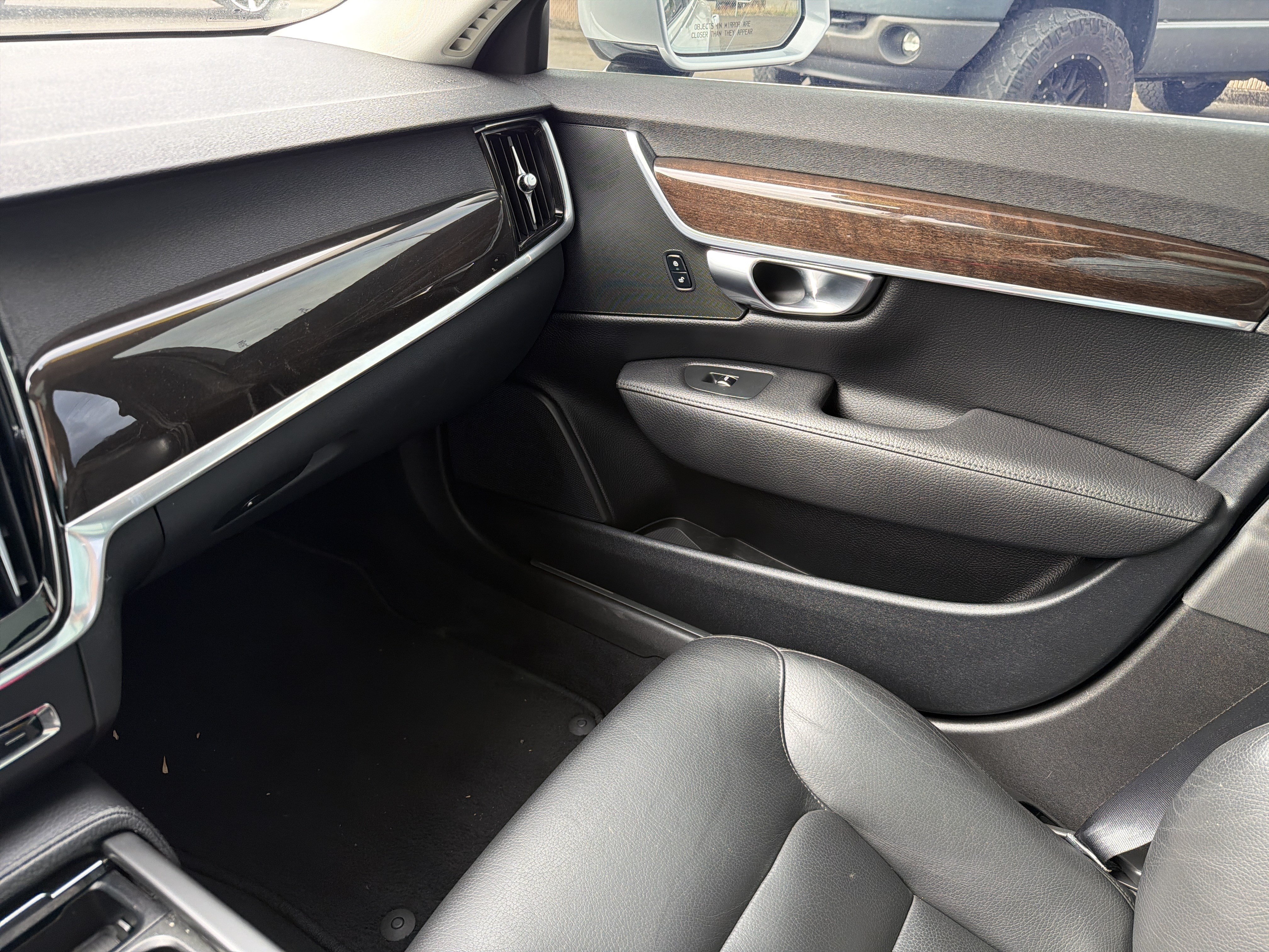 Used 2018 Volvo S90 T5 Momentum w/ Convenience Package AWD/4WD image 24