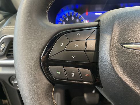 Used 2025 Chrysler Pacifica Limited FWD image 20