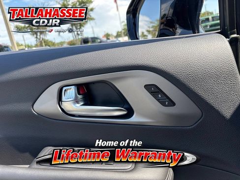 New 2027 Chrysler Pacifica Select FWD image 15