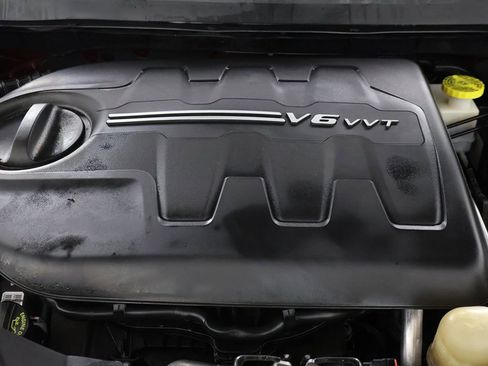 Used 2021 Jeep Cherokee Latitude Lux w/ Comfort/Convenience Group AWD/4WD image 18
