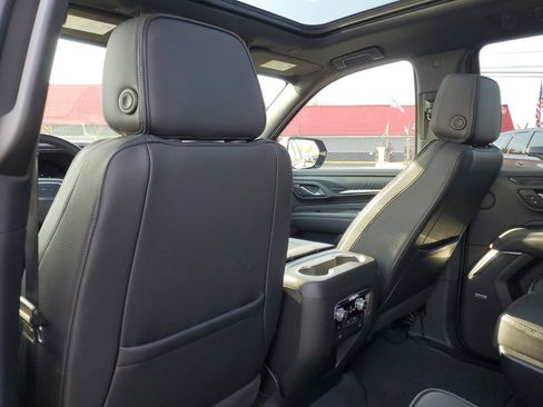 Used 2023 GMC Yukon Denali image 32