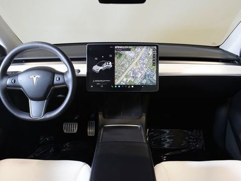 Used 2021 Tesla Model Y Performance AWD/4WD image 16