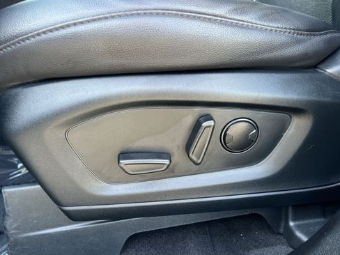 Used 2023 Ford Explorer Limited w/ Limited Technology Package AWD/4WD image 14