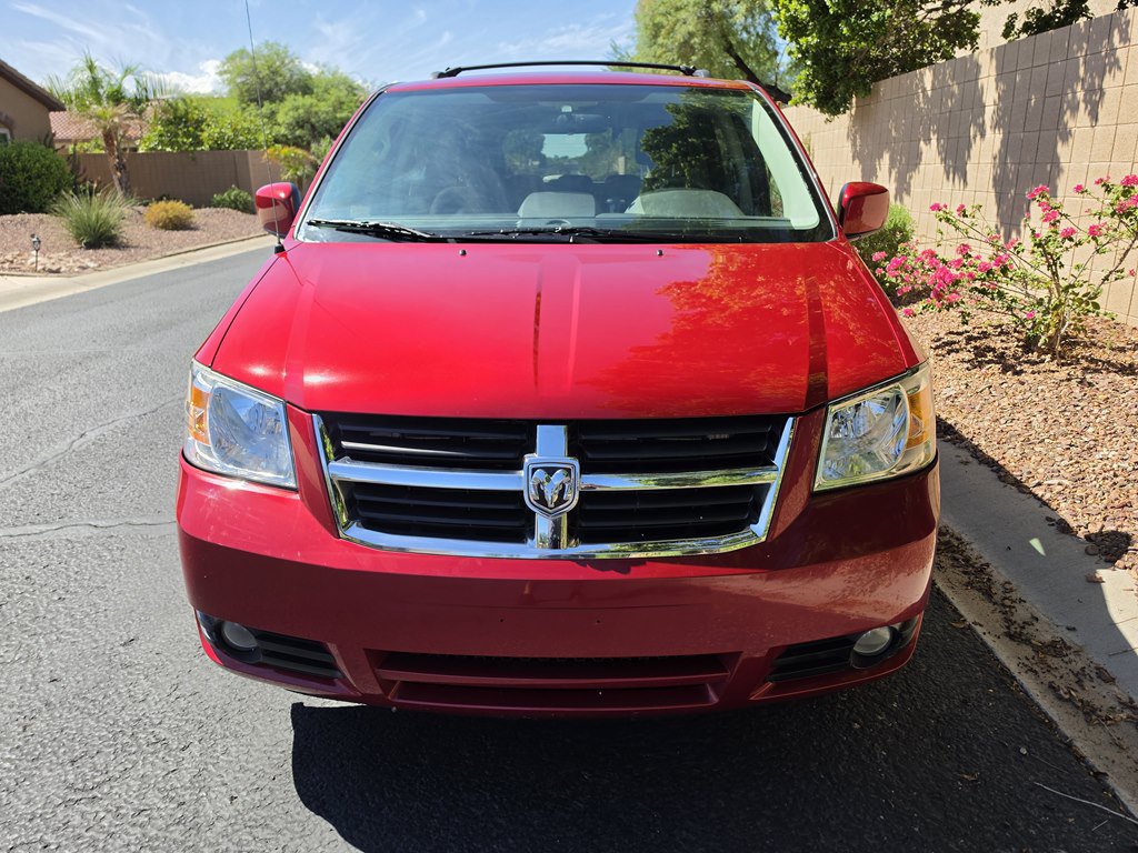 Used 2009 Dodge Grand Caravan SXT w/ Entertainment Group 2 FWD image 18