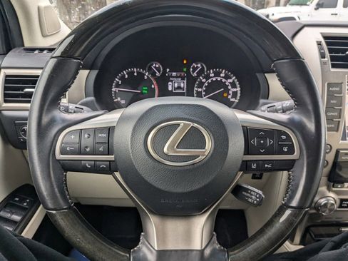 Used 2020 Lexus GX 460 Premium image 32