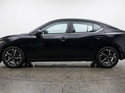 Used 2025 Nissan Sentra SV image 3