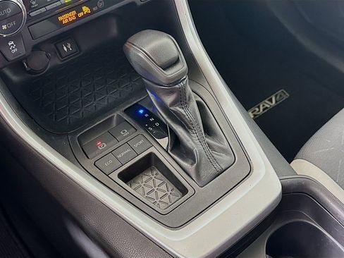 Certified 2019 Toyota RAV4 XLE FWD image 17