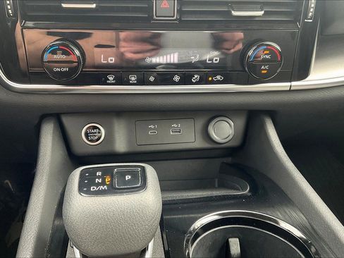 Certified 2023 Nissan Rogue SV image 38