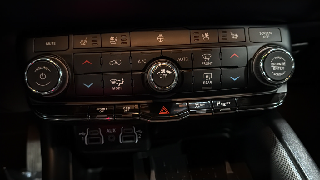 Used 2025 Dodge Durango R/T AWD/4WD image 30
