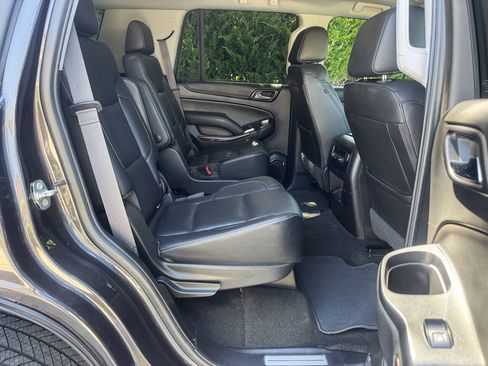 Used 2017 GMC Yukon SLT AWD/4WD image 13