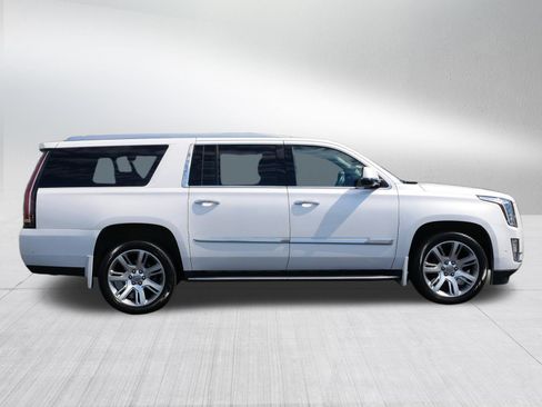 Used 2017 Cadillac Escalade ESV Premium Luxury AWD/4WD image 6