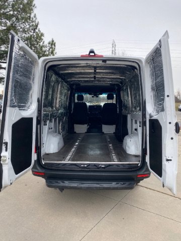 Used 2022 Mercedes-Benz Sprinter 2500 image 3