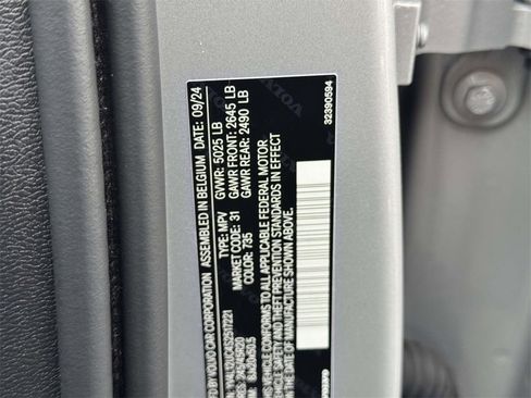 Certified 2025 Volvo XC40 B5 Plus image 16