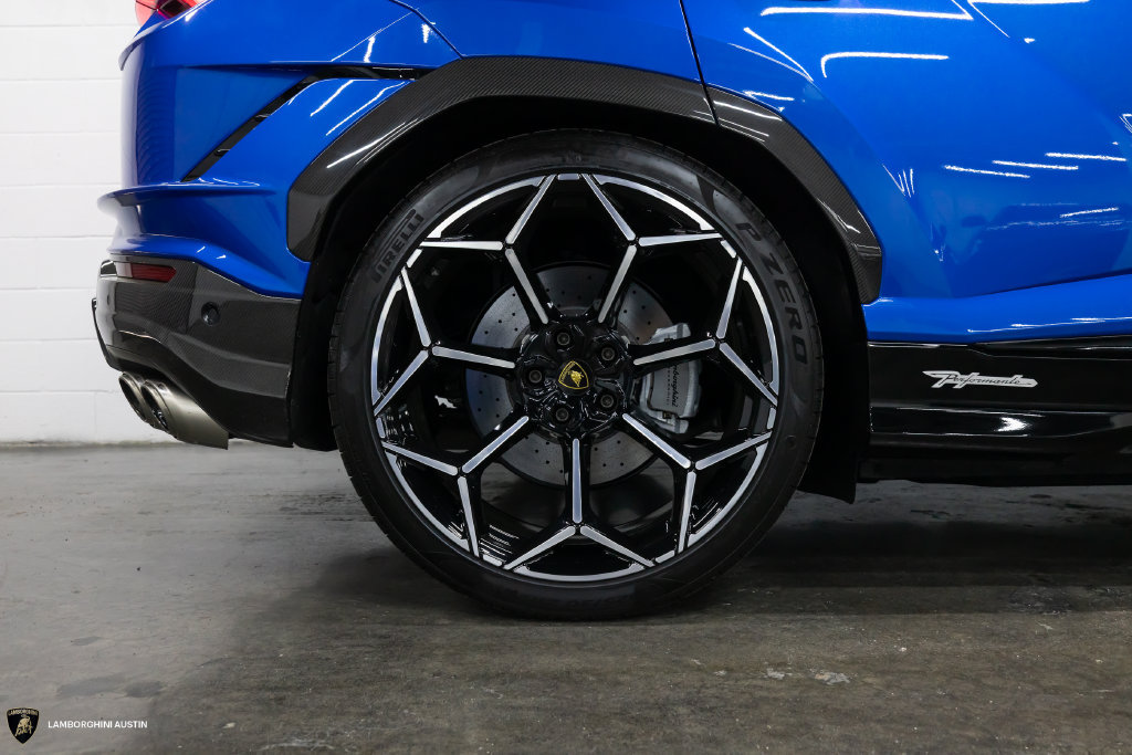 Used 2024 Lamborghini Urus Performante AWD/4WD image 15