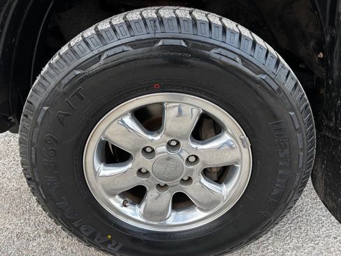 Used 2010 Toyota Tacoma PreRunner image 32