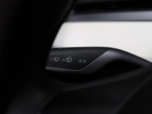 Used 2021 Tesla Model Y Long Range image 44