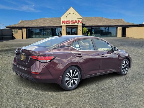 Used 2025 Nissan Sentra SV w/ SV Premium Package FWD image 4