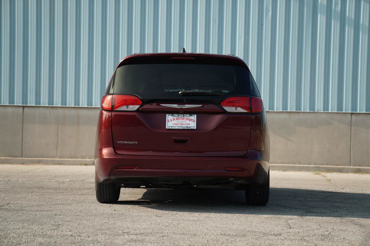 Used 2021 Chrysler Voyager Lxi FWD image 14