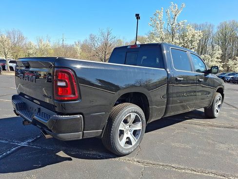 New 2026 RAM 1500 Express AWD/4WD image 4