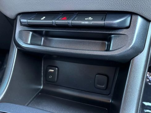 Used 2018 Chevrolet Colorado W/T image 25