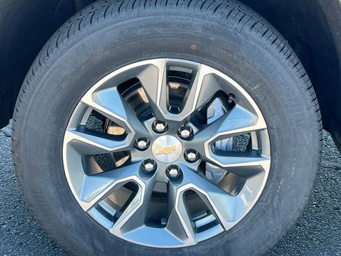 New 2026 Chevrolet Silverado 1500 LT w/ Safety Package AWD/4WD image 7