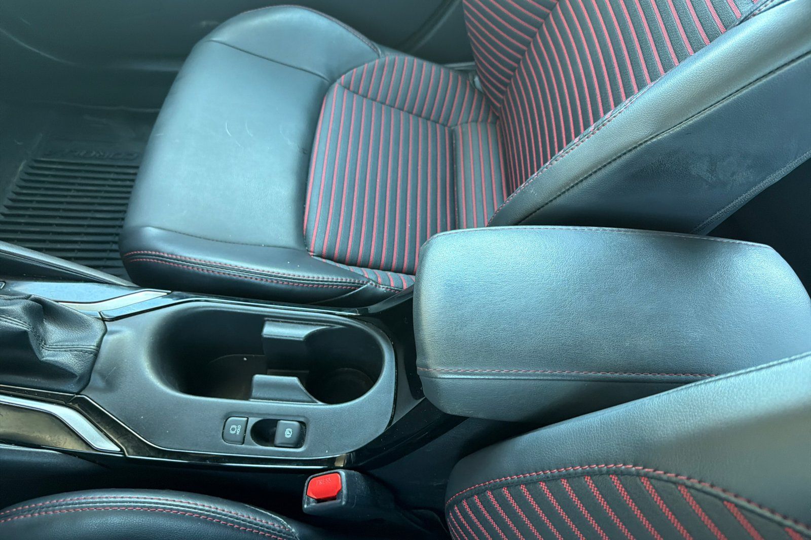 Used 2025 Toyota Corolla XSE FWD image 25