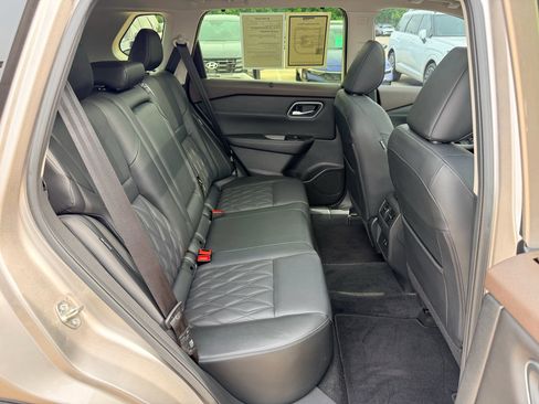 Used 2023 Nissan Rogue Platinum FWD image 27