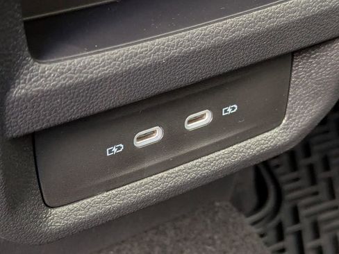 New 2026 Volkswagen Taos SE image 25