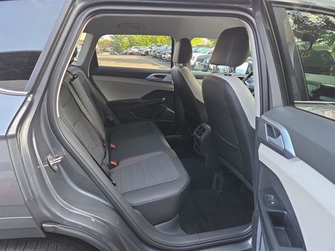 New 2025 Volkswagen Taos SE image 29