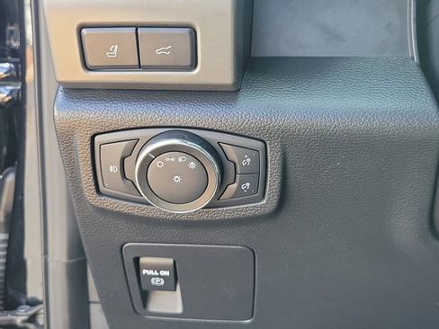 Used 2021 Ford Expedition XLT image 25