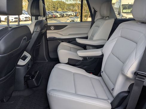 Certified 2025 Lincoln Navigator Reserve image 17