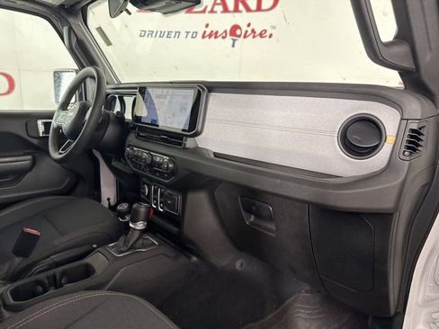 Used 2024 Jeep Wrangler Sport S image 17