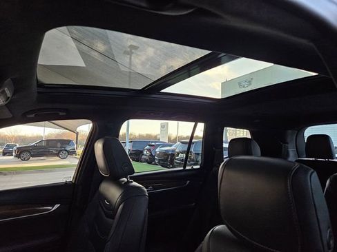 Certified 2022 Cadillac XT6 Premium Luxury w/ Platinum Package image 8