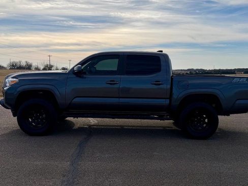 Used 2023 Toyota Tacoma SR w/ SR Convenience Package image 8