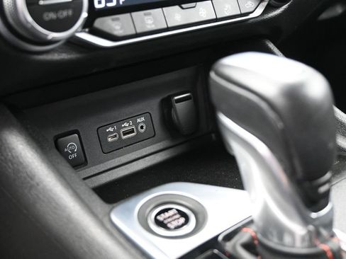 Used 2025 Nissan Sentra SR FWD image 26