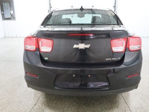 Used 2015 Chevrolet Malibu LT w/ Leather Package FWD image 8