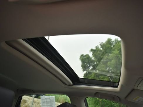 Used 2018 Honda Accord Touring image 14