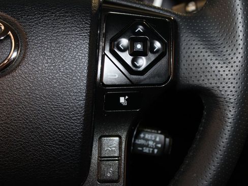 Used 2023 Toyota 4Runner TRD Off-Road image 12