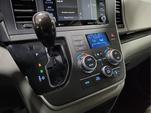 Certified 2020 Toyota Sienna XLE image 16