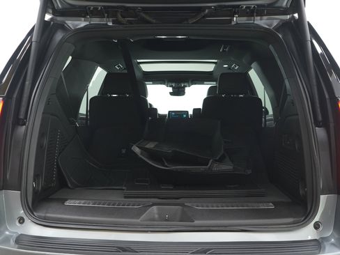 Used 2023 Chevrolet Tahoe High Country w/ Premium Package 2 AWD/4WD image 17