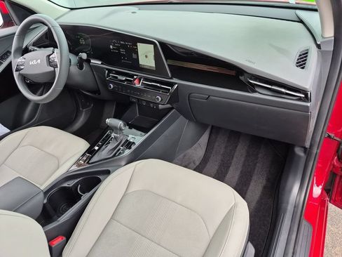 Used 2024 Kia Niro EX FWD image 29