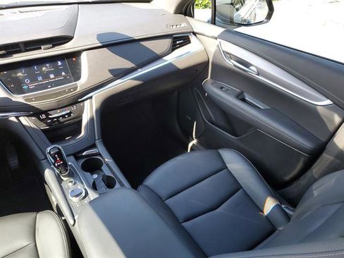 Used 2023 Cadillac XT5 Luxury FWD image 39