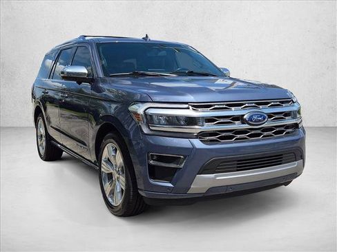 Certified 2023 Ford Expedition Platinum RWD image 3