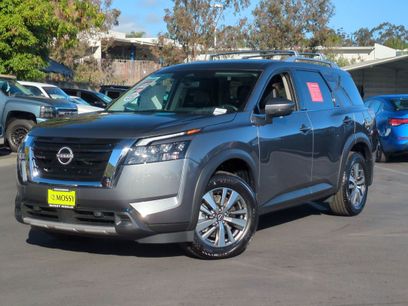 Used 2025 Nissan Pathfinder SL