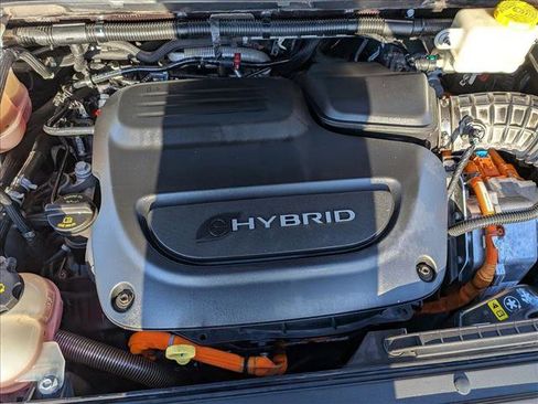 Used 2017 Chrysler Pacifica Platinum image 23