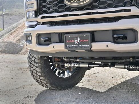 New 2026 Ford F250 Lariat w/ Black Appearance Package AWD/4WD image 9