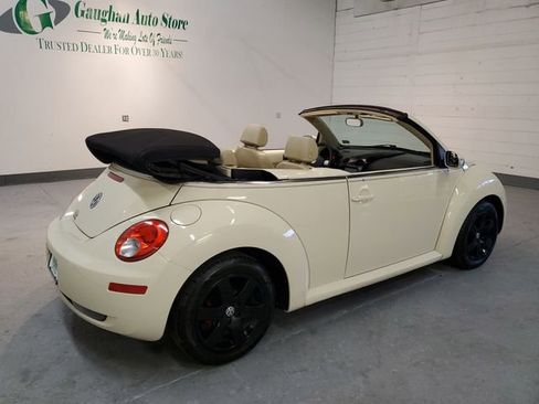 Used 2006 Volkswagen Beetle Convertible w/ Package 1 FWD image 6