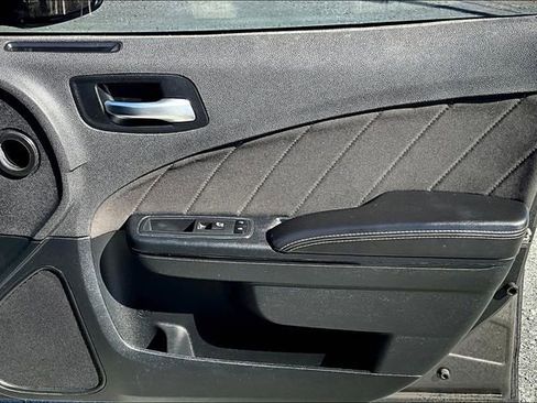 Used 2018 Dodge Charger R/T w/ Blacktop Package image 21