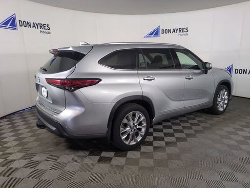 Used 2020 Toyota Highlander Limited AWD/4WD image 5